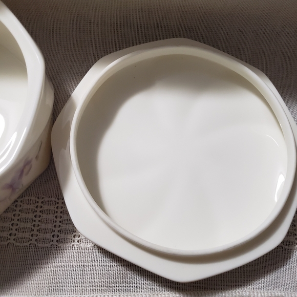 Vintage Beautiful Mikasa "Lila" Ivory Bone China Box - Picture 5 of 7